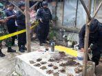 petugas-amankan-amunisi-dan-granat-di-rumah-warga.jpg