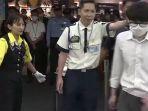 petugas-bandara-dan-satpam-nih3.jpg