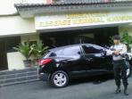 petugas-dengan-senjata-lengkap-berjaga_20160904_195947.jpg