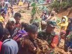 petugas-evakuasi-korban-longsor-di-luwu-sulsel.jpg