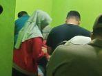 petugas-gabungan-mengamankan-pasangan-bukan-suami-istri1.jpg