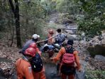 petugas-gabungan-sar-pos-buleleng-pmi-buleleng-evakuasi_20170925_113629.jpg