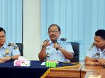 petugas-imigrasi-kelas-i-khusus-ngurah-rai_20150918_094452.jpg