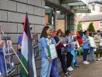 petugas-kesehatan-mengorganisir-demonstrasi-untuk-mendukung-warga-palestina-di-dublin.jpg