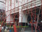 petugas-memasang_20171011_210124.jpg