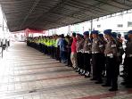 petugas-pengamanan-pelantikan-kepala-daerah-di-jabar_20160216_182744.jpg