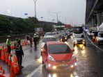 petugas-perketat-kendaraan-yang-hendak-masuk-jakarta_20200528_234651.jpg