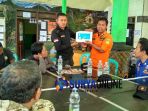petugas-petakan-lokasi-koordinat-km-barokah-tenggelam_20180818_123431.jpg