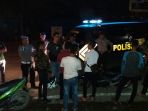 petugas-polsek-percut-seituan-bersama-unsur-tni-melakukan-razia-di-lokasi-rawan-kejahatan_20171109_105105.jpg