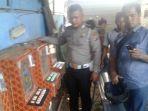 petugas-polsek-percutseituan-amankan-mesin-judi-jackpotselasa-2.jpg