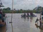 petugas-polsek-wiradesa-dan-bpbd-kabupaten-pekalongan_20170529_183740.jpg