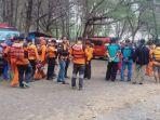 petugas-sar-pantai-goa-cemara-bantul-jumat-782020.jpg