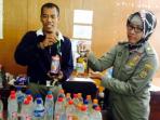 petugas-satpol-pp-kota-yogya-razia-miras-oplosan_20150202_084024.jpg
