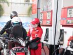 petugas-spbu-di-jalan-ahmad-yani-semarang-terapkan-apd_20201006_170238.jpg