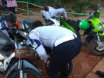 petugas-sudin-perhubungan-jakarta-selatan-menggembosi-ban-sepeda-motor_20180320_153702.jpg