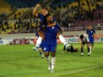 piala-presiden-psis-semarang-bantai-persita-tangerang-6-1_20220614_072035.jpg