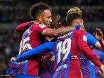 pierre-emerick-aubameyang-kiri-merayakan-gol-pembuka-dalam-laga.jpg