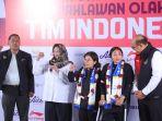 pihak-pb-persani-dan-kemenpora-saat-menyambut-kedatangan-atlet-senam.jpg