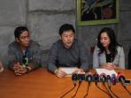 pihak-perusahaan-rekaman-pro-m-mengadakan-jumpa-pers-di-kawasan-sudirman_20151111_110011.jpg