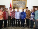 pimpinan-kwarnas-dan-wapres-jk_20161111_194842.jpg