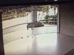 pintu-kaca-gedung-di-singapura-ditemukan-pecah_20180403_101812.jpg