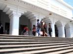 pintu-masuk-museum-mulawarman_20150917_234951.jpg