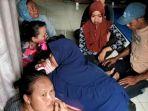 pipit-menangis-dipeluk-kerabatnya-setelah-tau-tem.jpg