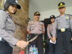 pisau-pengutik-yang-disita-dari-seorang-saksi-peserta-pemilu.jpg