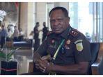 pj-gubernur-papua-pegunungan-nikolaus-kondomo.jpg
