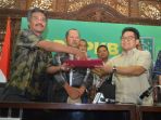 pkb-desak-pemerintah-perhatikan-nasib-petani-tembakau_20171109_155941.jpg