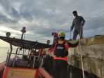 pkkl-sambas-bakamla-ri-selamatkan-korban-kapal-tenggelam_20220701_094515.jpg