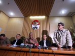 plt-ketua-kpk-didampingi-wakilnya-konpers_20150225_170934.jpg
