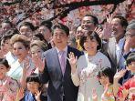 pm-jepang-shinzo-abe-dan-dewi-soekarno_1.jpg