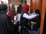 pmi-bagikan-phbs-kit-untuk-warga-terdampak-covid-19-di-jakarta_20200414_112403.jpg