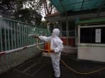 pmi-jakpus-semprot-disfektan-di-8-sekolah_20200709_182602.jpg