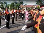 pocil-dan-pedang-pora-sambut-brigjen-pol-syaiful-zachri_20170922_163034.jpg