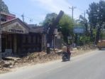 pohon-di-jalan-binjai-km-75-kecamatan-medan-helvetia_20170924_165314.jpg