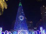 pohon-natal-setinggi-38-meter-dihadirkan-di-mall-central-park.jpg