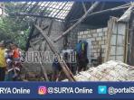 pohon-siwalan-setinggi-12-meter-menimpa-dua-rumah-warga_20161010_150659.jpg