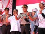 polda-jabar-dan-komunitas-deklarasi-anti-hoax-anti-radikalisme_20180507_201532.jpg
