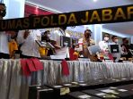 polda-jabar-tetapkan-8-tersangka-pinjol-ilegal_20211021_203731.jpg