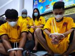 polda-jabar-tetapkan-8-tersangka-pinjol-ilegal_20211021_210804.jpg