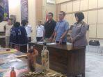 polda-lampung-menggerebek-padepokan-cpn.jpg