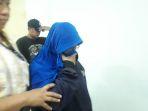 polda-metro-jaya-menangkap-menangkap-dua-perempuan.jpg