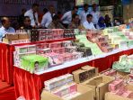 polda-metro-jaya-pengungkapan-kosmetik-ilegal_20190814_215951.jpg