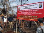 polda-riau-segel-dua-blok-lahan-pt-teso-indah.jpg