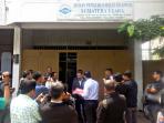 polda-sumut-geledah-kantor-asosiasi-perusahaan-bongkar-muat_20161006_111746.jpg