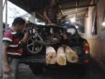 polisi-amankan-kayu-n-motor-pencuri-kayu-jati-senin-642015_20150606_162346.jpg
