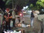 polisi-amankan-sejumlah-orang-di-plaza-manahan-solo.jpg