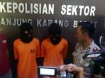 polisi-bekuk-dua-pengedar-sabu-wilayah-gedong-air_20160921_160951.jpg